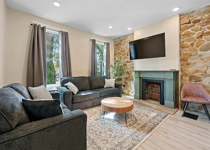 Perfect Location-short North Huge4-car Garage * Columbus