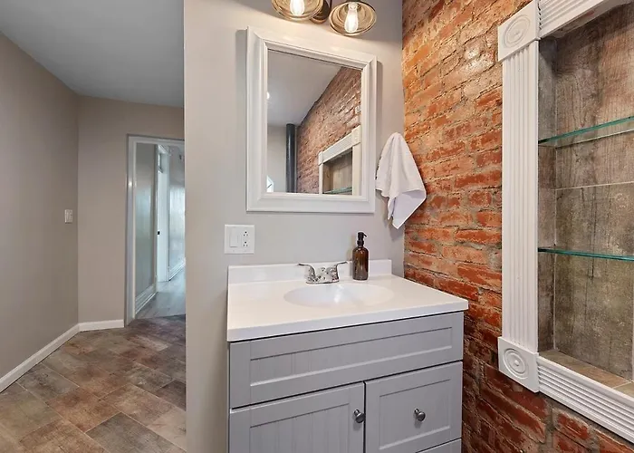 Holiday home Perfect Location-short North Huge4-car Garage *