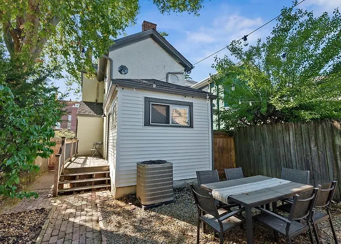 Perfect Location-short North Huge4-car Garage *